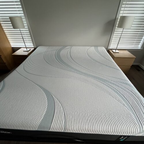 IMG_3381 Mattress Tempur Pedic Adapt 11” middle firm. Like new, 6 months old.