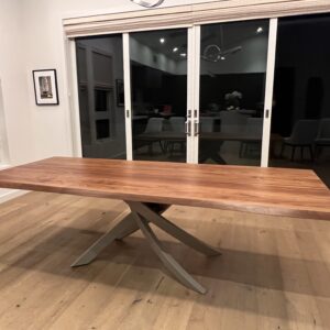 Artistico Dining Table by Pocci & Dondoli for Bontempi Casa in Solid Walnut Wood with Sand Metal Finish in perfect condition