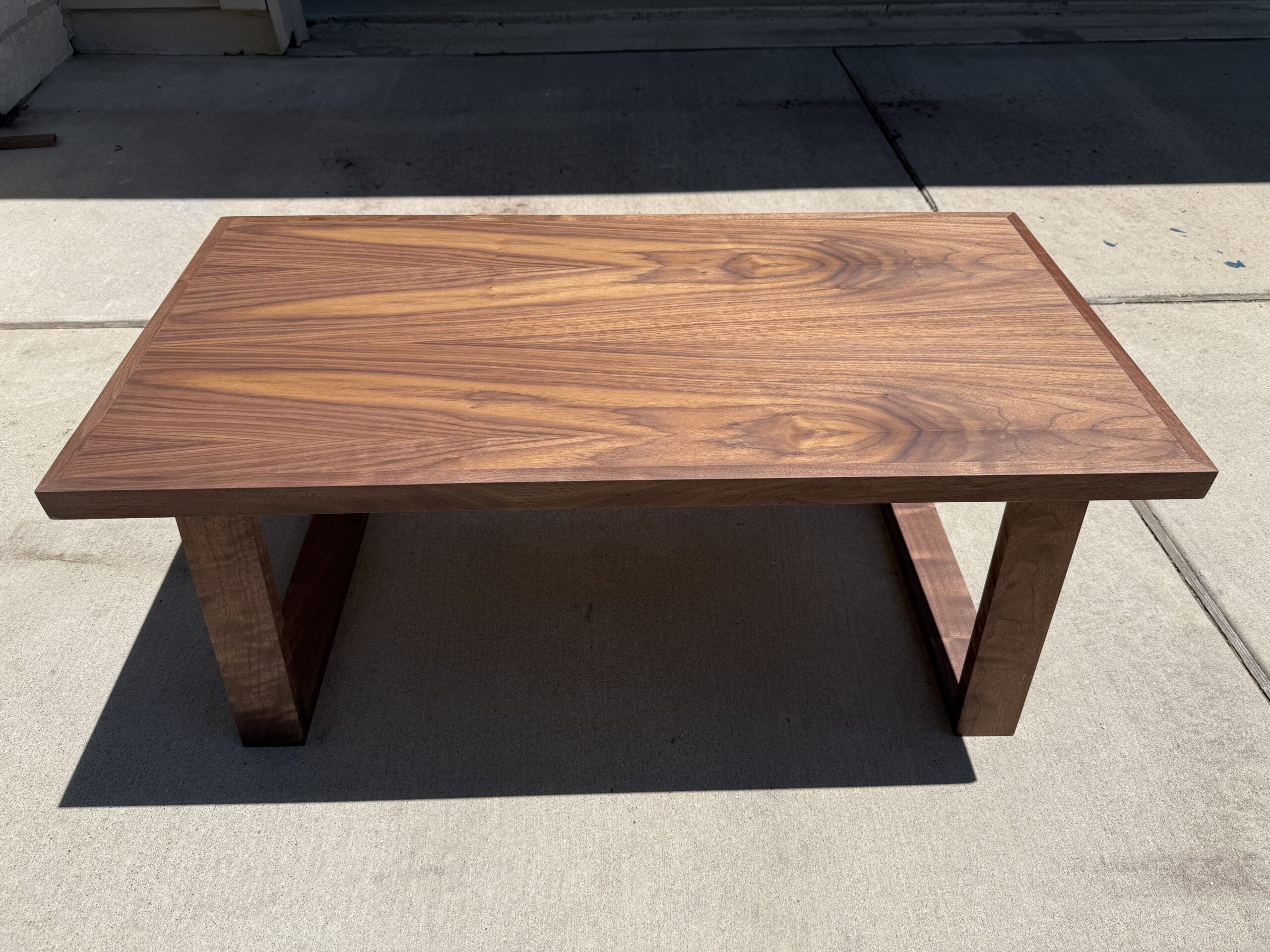Selling wood furniture (price, photos, and local pickup)