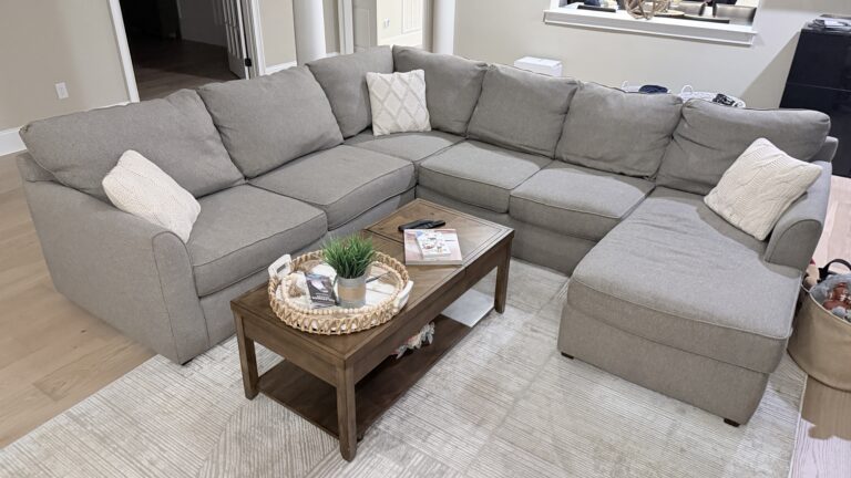 Kevin Charles Sectional w/ Chaise (Gray/Greige)
