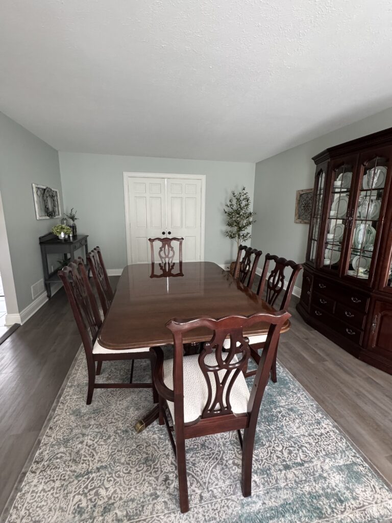 Thomasville curio and table with 6 chairs