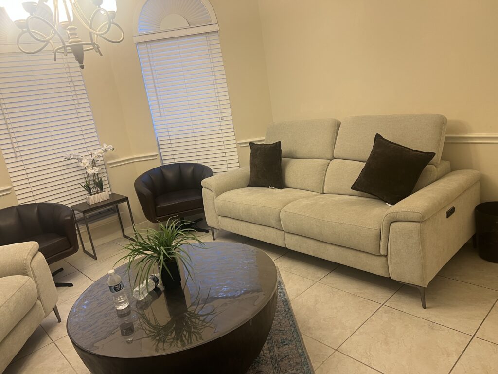 5 seater power recliner from rooms to go and two sofa chairs