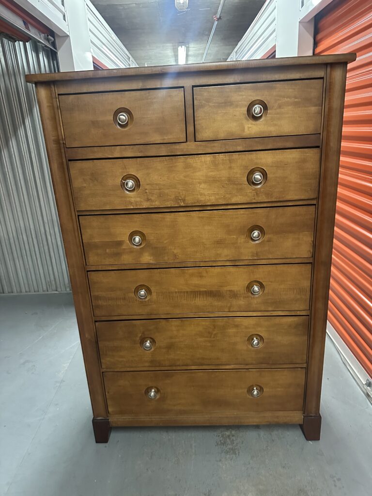 7 drawer maple wood dresser