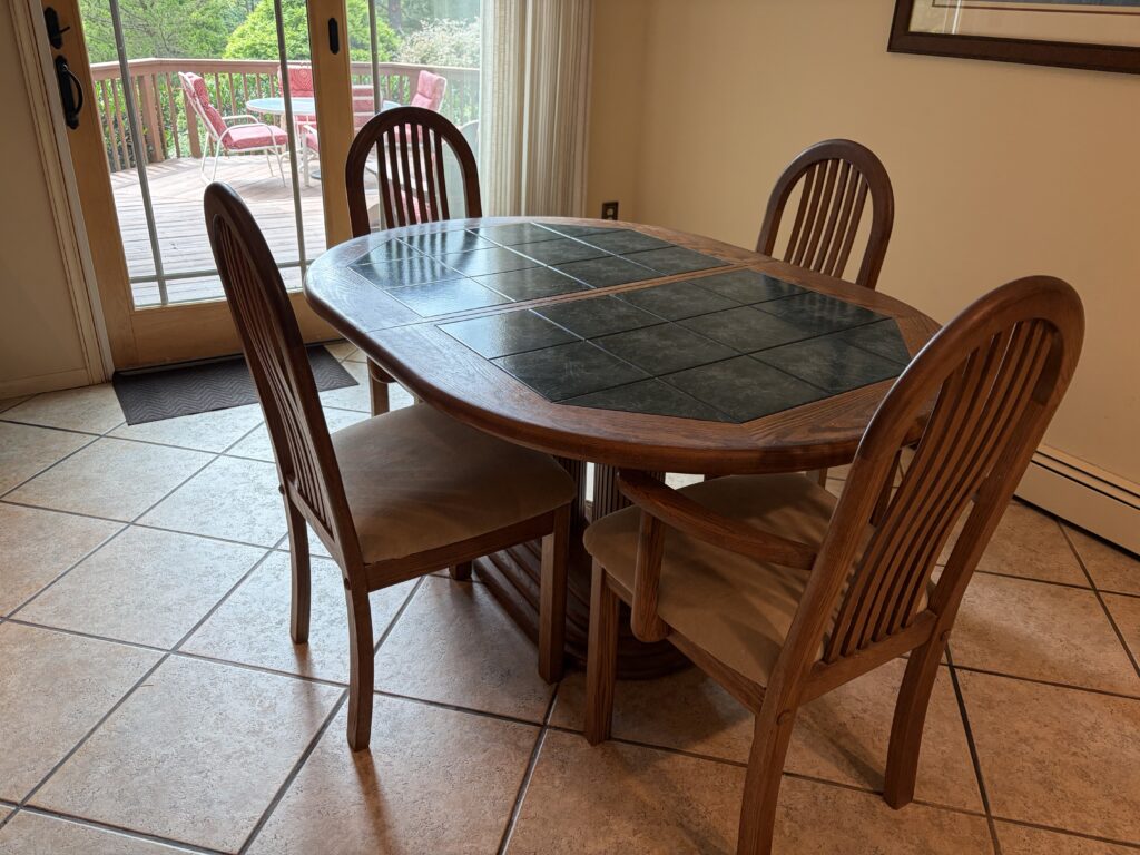 Kitchen table and 4 chairs
