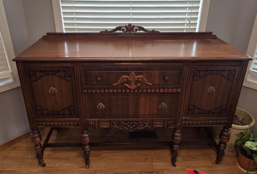 Vintage sideboard/buffett