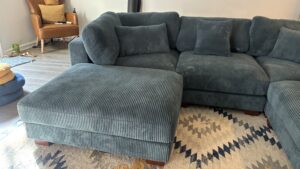 Sectional navy Couch